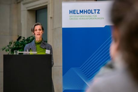 Ellen Pachabeyan, Keynote speaker at Network Conference 2018 of the Helmholtz Mentoring Programme "Taking the Lead", Photograph: David Marschalsky